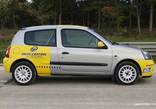  加尔省拉力赛驾驶课程